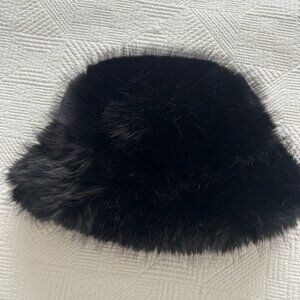 MELANIE LYNE Faux Fur Hat  *NWT *